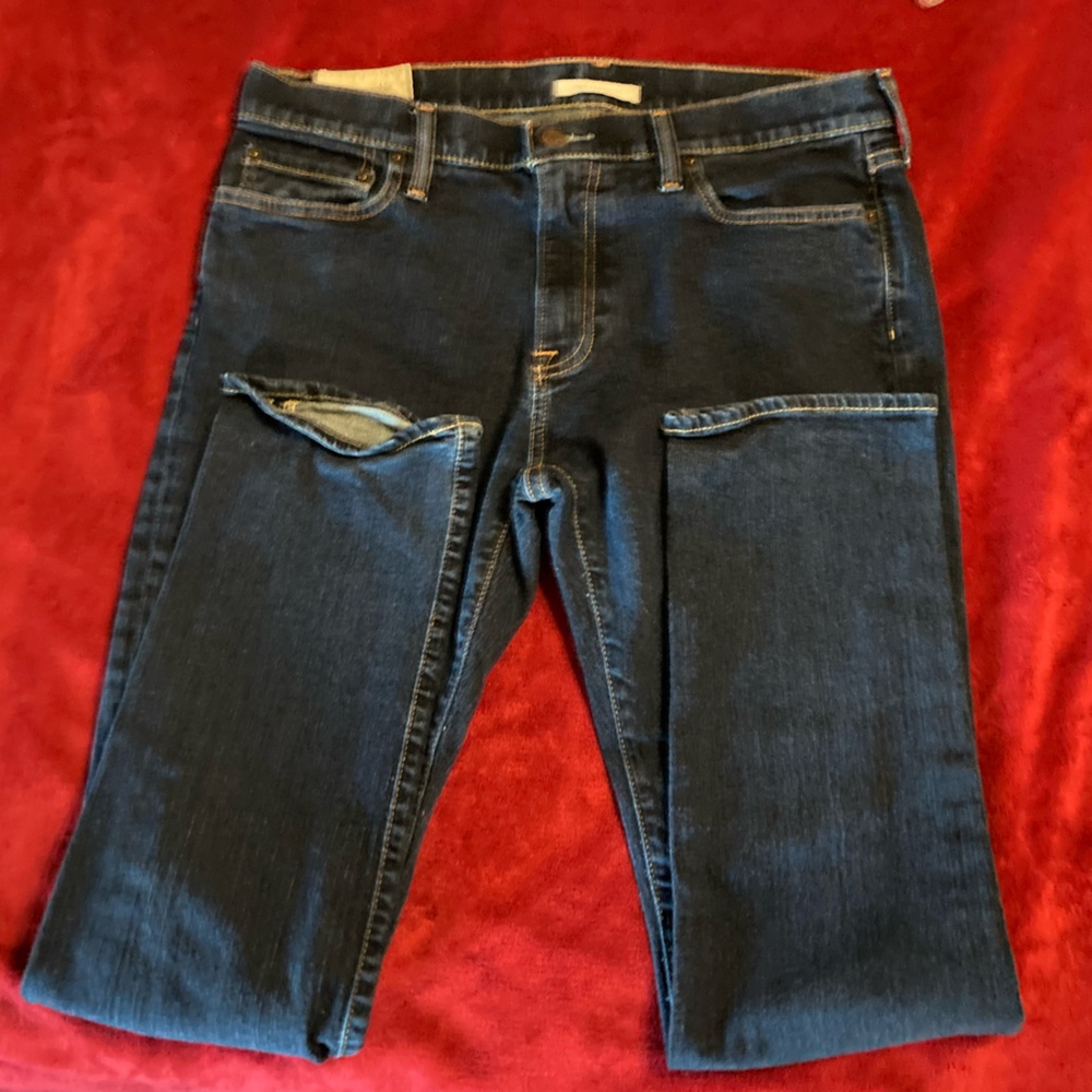 Abercrombie and Fitch men’s blue jeans in size 34 32. they are skinny jeans.
